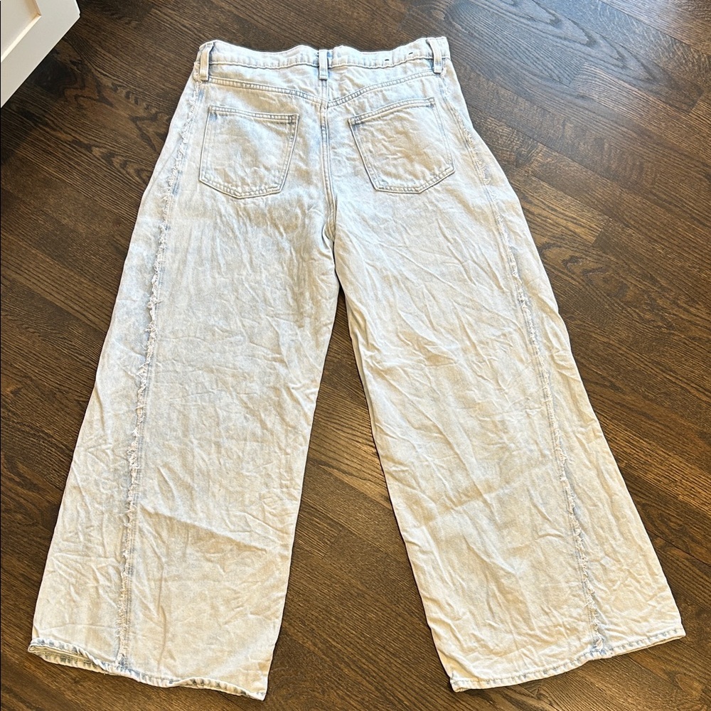 Gap Baggy Light Isla Wash Wide-Leg Ultra Soft Frayed Seam Jeans Bohemian Size 8 - Picture 4 of 14